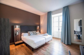  Petit Palace Santa Cruz  Севилья